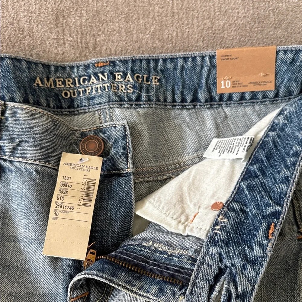 NWT American Eagle Outfitters “shortie” Shorts with Distressed Lace Trim - Picture 2 of 7